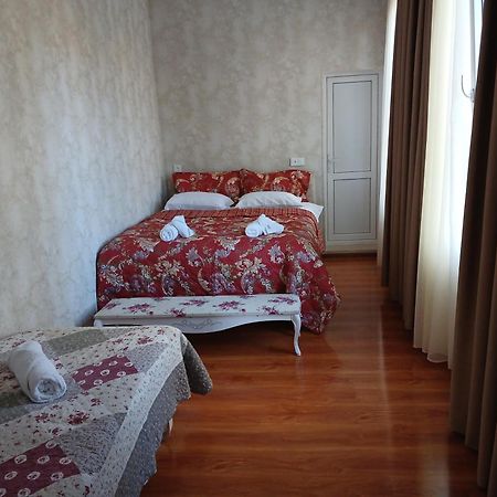 Guest House Nano Martvili Exterior foto